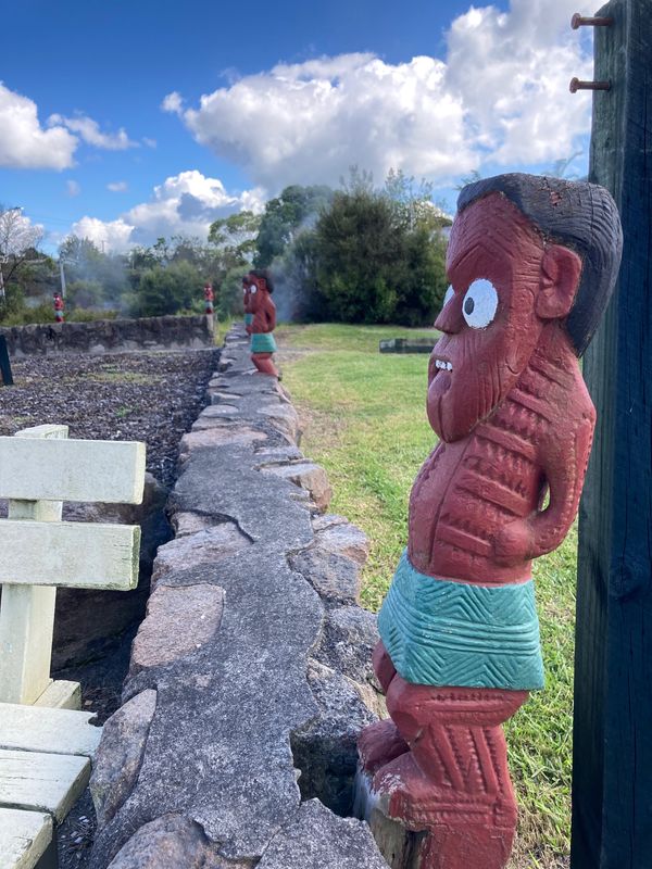 ニュージーランド・Auckland「New Zealand road trip」の写真：@Rotorua
そこらじゅうの地面から...