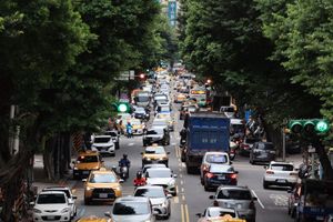 昼食後はロケハンしながら電気街へ。光華数位新天地はリニューアルしたそうです...