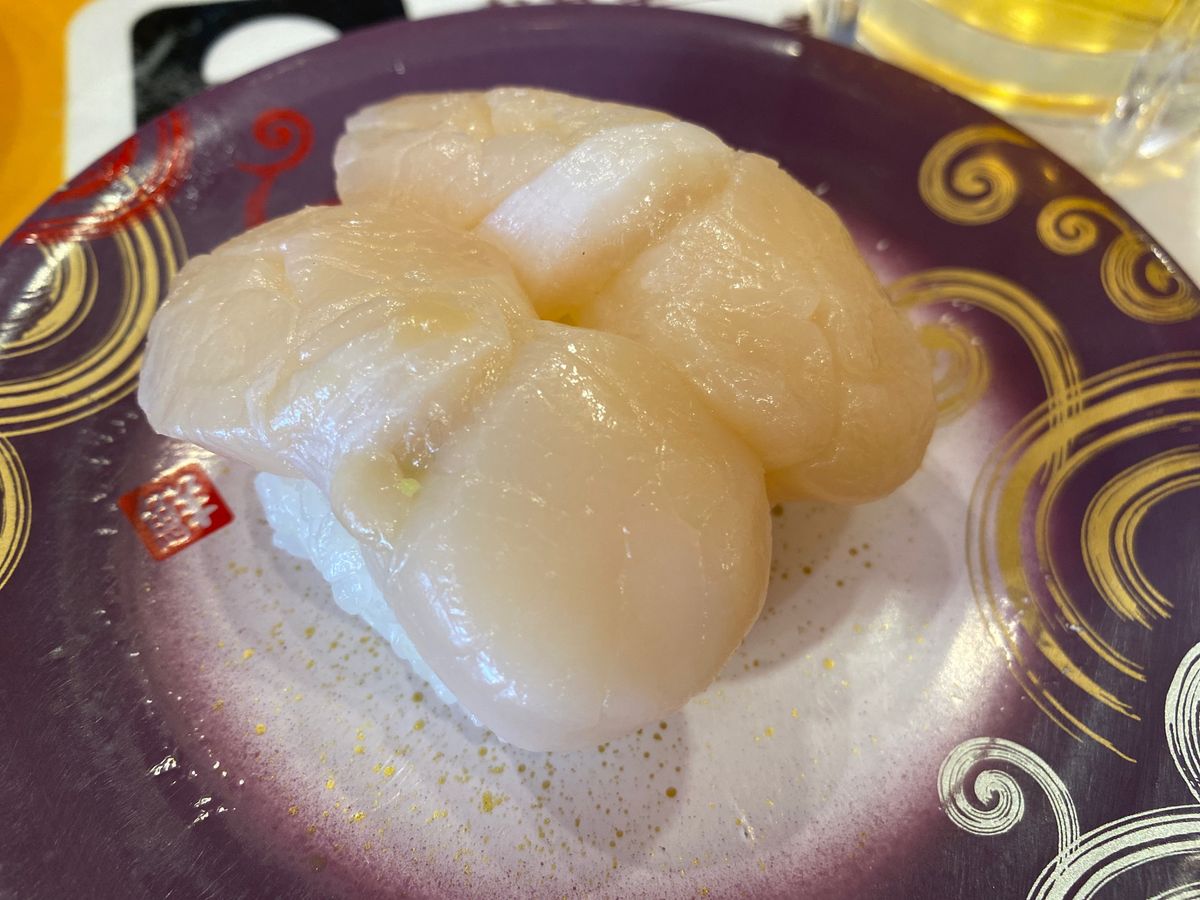 小腹が空いたのでお寿司ビール。
ここまでくるとスナック感覚。