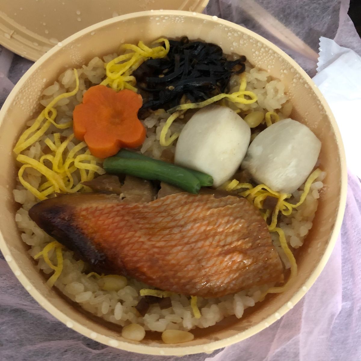 伊豆急行、普通列車なのに豪華。
海沿いを走るので景色もキレイ。
展望スペー...