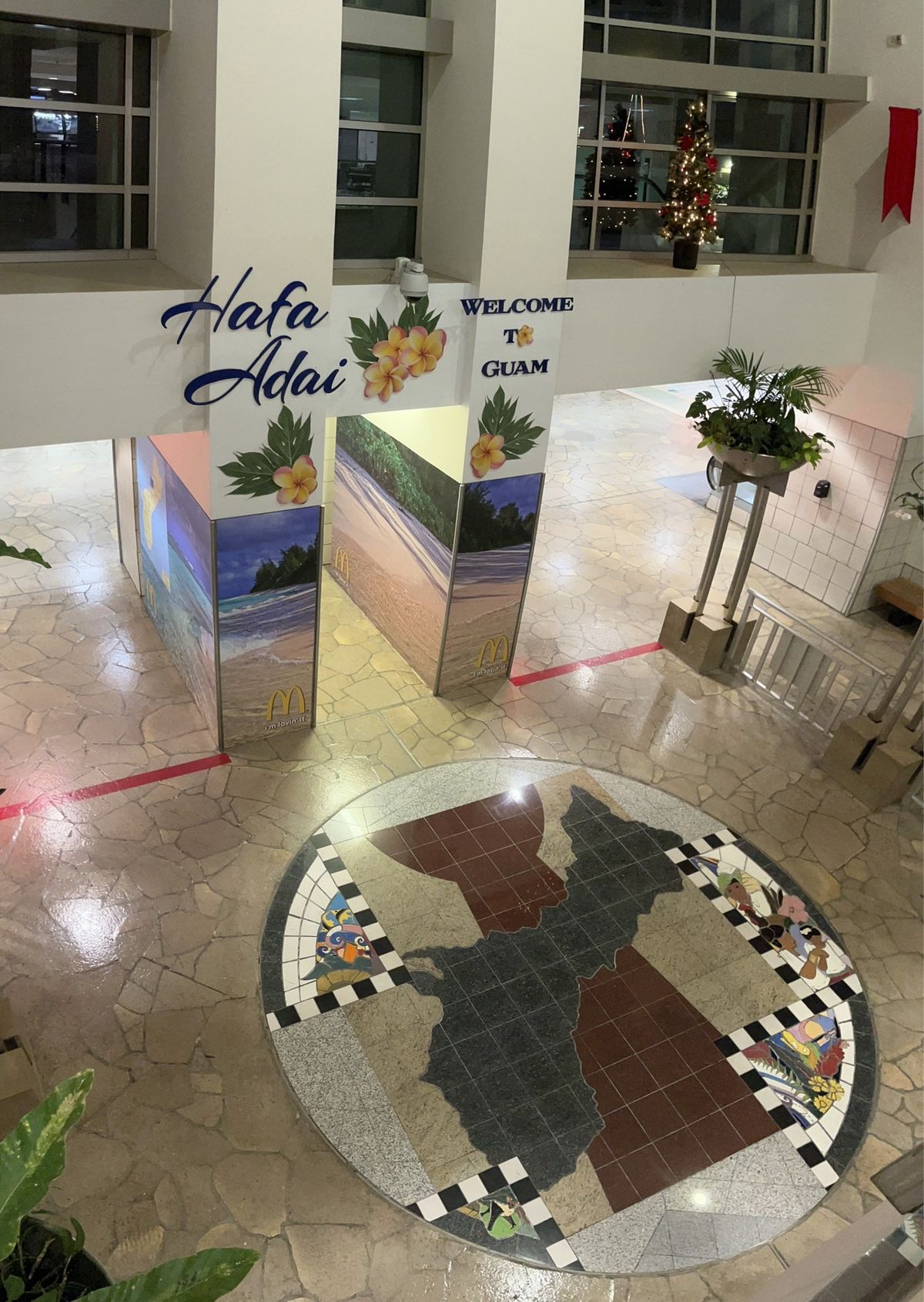 夜便で出発して経由地のグアム🇬🇺へ。
10数年振りにグアムに来たけど、こん...