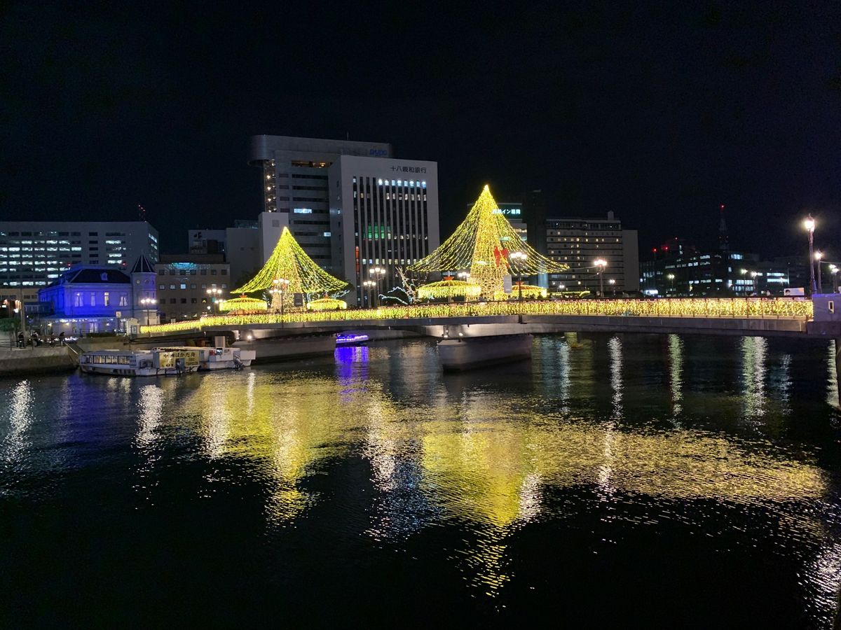 天神から中洲川端までの間もイルミネーション
歩くの楽しかった！