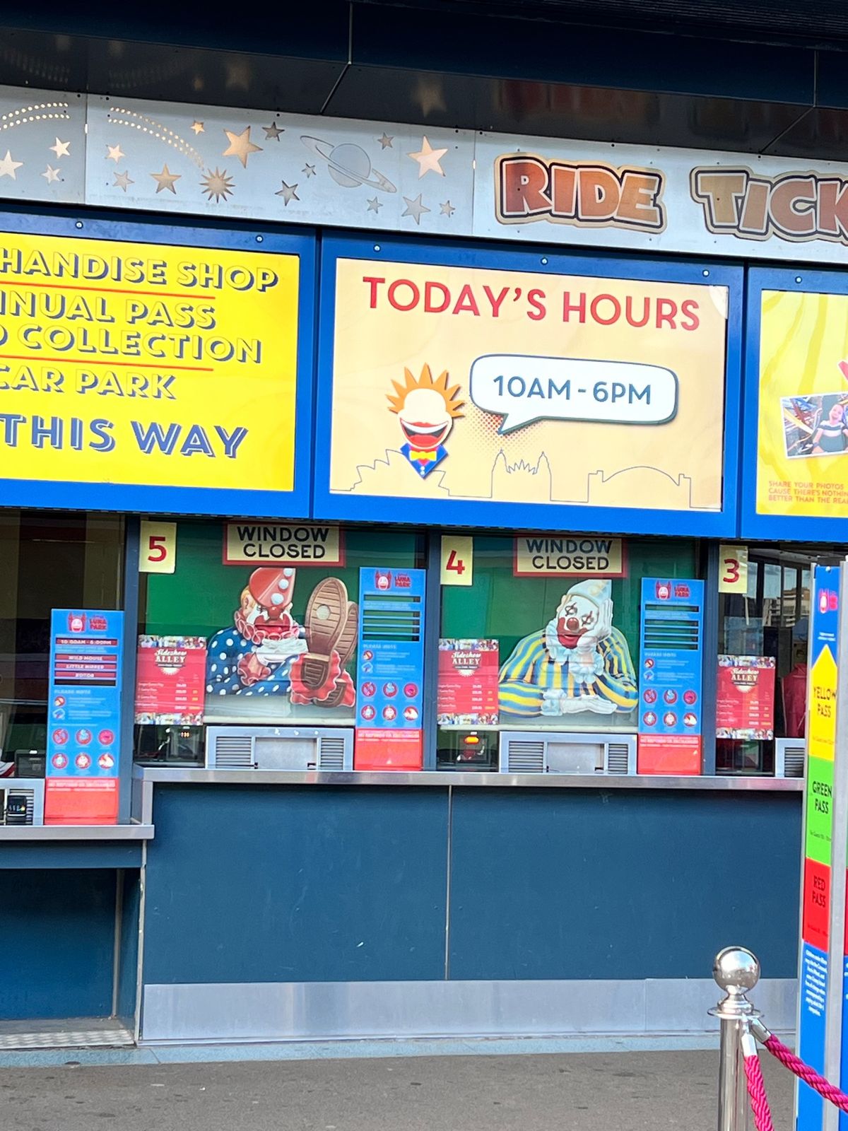 今回の旅はゆるめの観光と現地民並みに普通の街ぶらするぞぉ！
とりあえずTh...