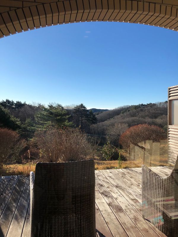「茨城県高萩 ｢天空の庭　天馬夢｣」の写真：部屋のデッキからの眺め