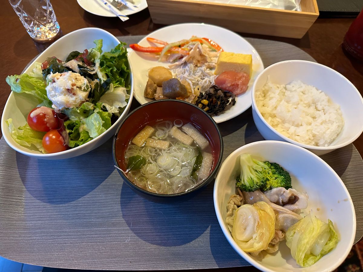 ルグラン軽井沢の朝ごはんです
天候悪く朝焼けや雲海も断念！