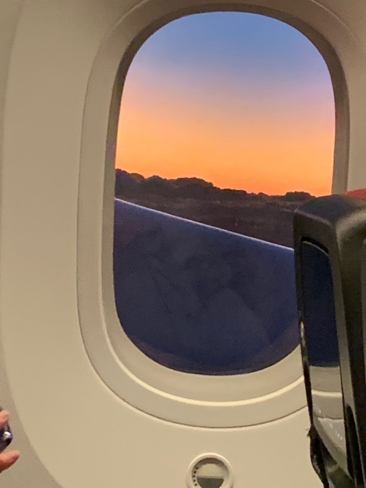 2023.1.1初日の出フライト
座席は残念ながら真ん中だったので、地上よ...