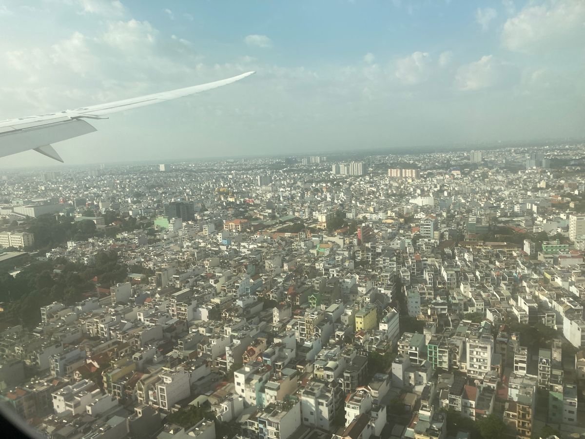 1日目は成田からホーチミン経由でメコンデルタ西部、タイ湾(シャム湾)の港町...