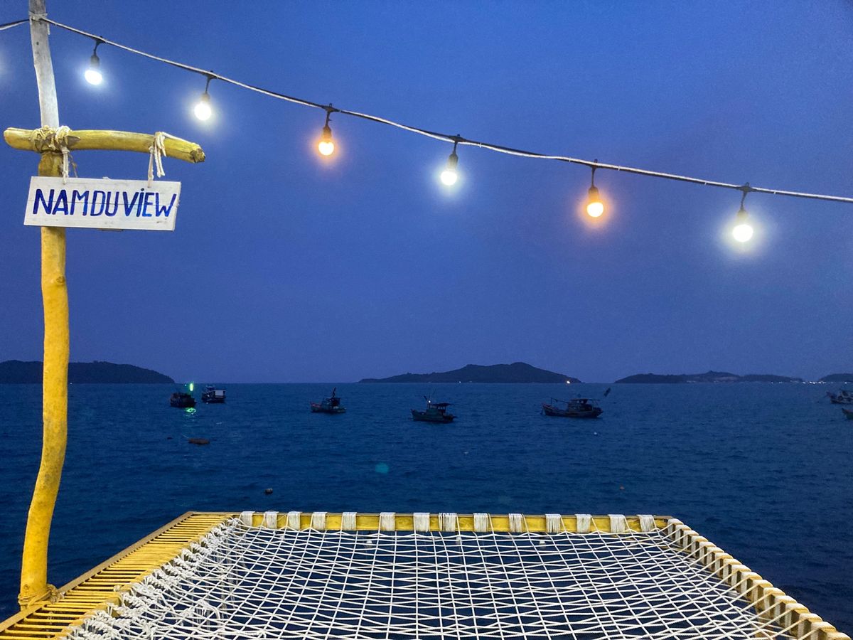 ゲストハウス、部屋は簡素だけれど、景色も良く、オーナーと従業員も若くてとて...