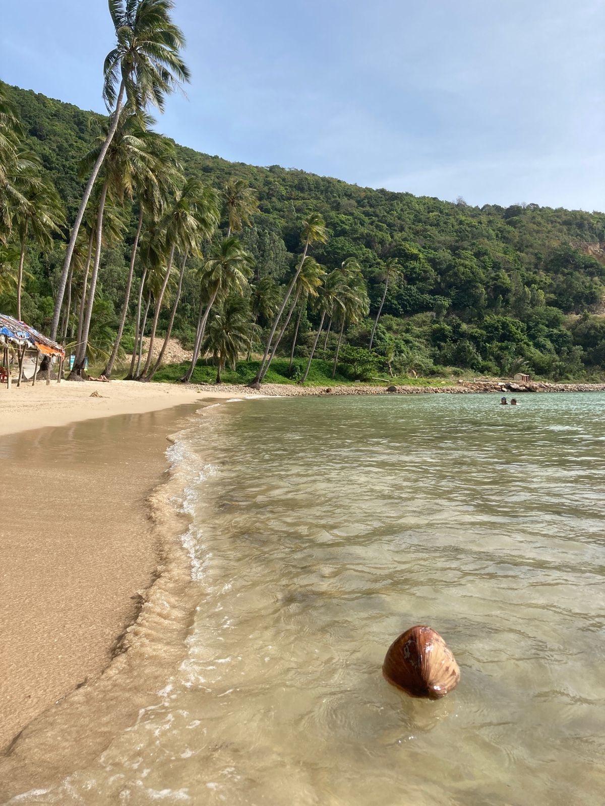 今日もビーチbãi Cây Mếnへ。
日本から持参してシュノーケリング、...