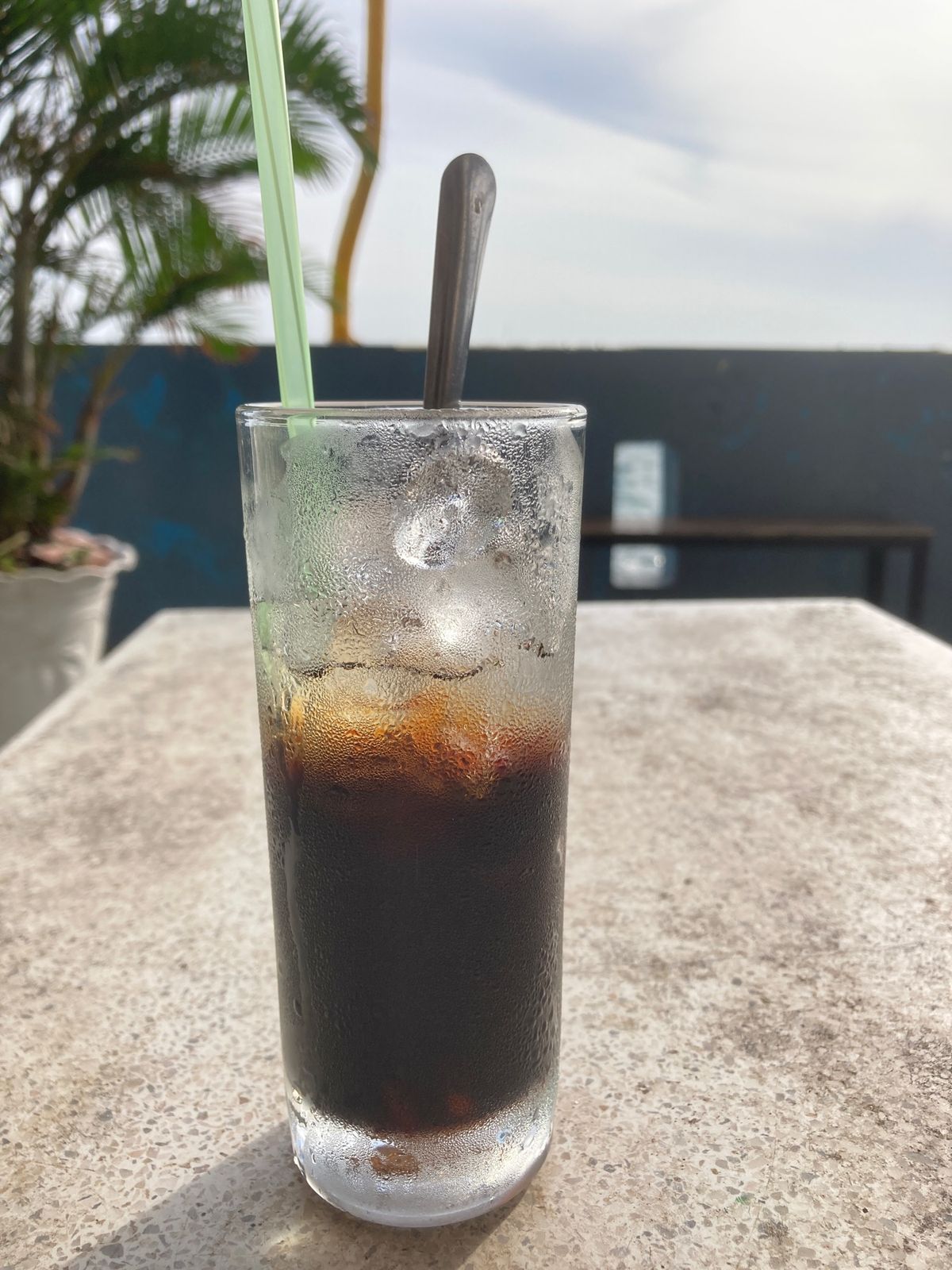 ゲストハウス、部屋は簡素だけれど、景色も良く、オーナーと従業員も若くてとて...