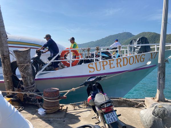 ベトナム・メコンデルタ「ベトナム」の写真：途中ライソン島đảo Lại Sơn経由...