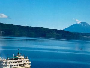 洞爺湖温泉♨️
函館山の夜景前☆
札幌時計台🕰
洞爺湖ブルー💙