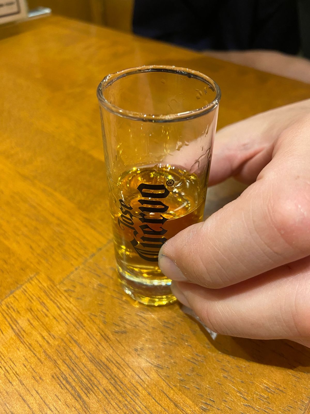 国際通り横丁
初めての豆腐よう(チーズみたい)
初めてのハブ酒(意外といけ...