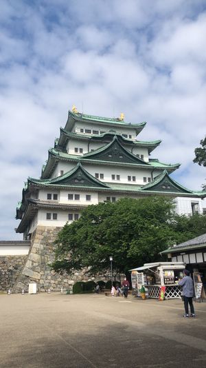 名古屋城も行ったよ

昔はやってた狸ケーキ食べた
