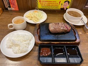 最終日
首里城→ブエノチキン→国際通り→やっぱりステーキ→那覇空港