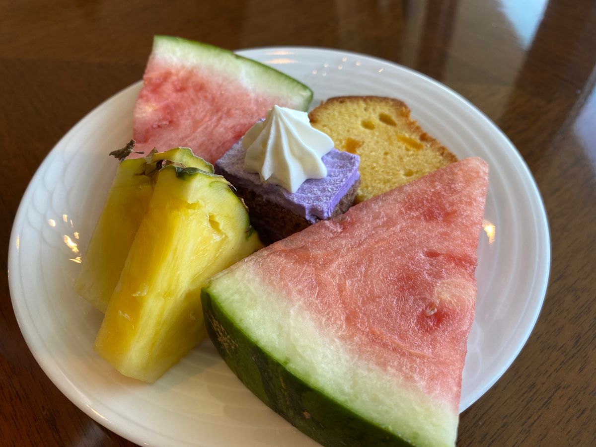 ラウンジを利用してビールと小腹満たし。
オリオンビールはいつ飲んでも美味し...