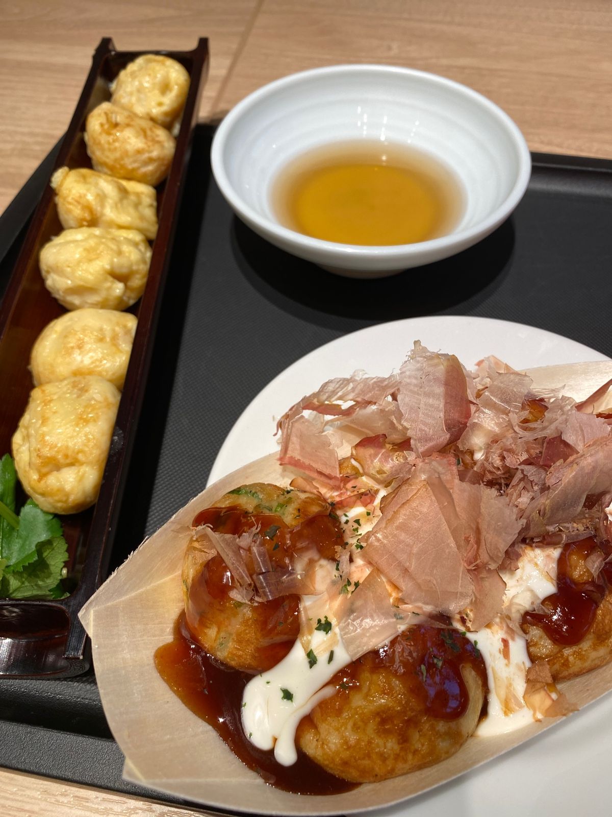 今日もここ関空から飛びます。
プライオリティパスを使って大阪的な朝ごはんを...