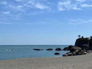 高知県高知市
桂浜
●桂浜
●桂浜の石碑
●坂本龍馬像

高知県立美術館の...