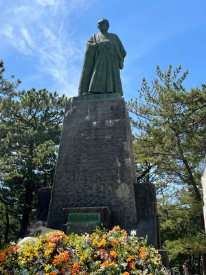 高知県高知市
桂浜
●桂浜
●桂浜の石碑
●坂本龍馬像

高知県立美術館の...