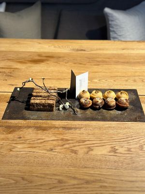 yl&co hotel到着！
広々とした空間と焚き火

あとはワインを飲み...