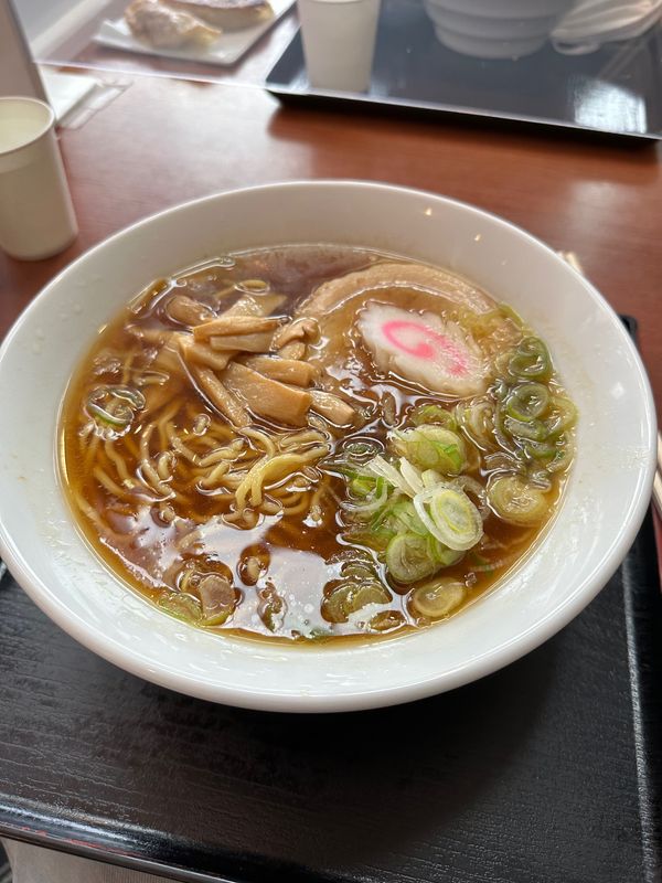 日本・山梨県「一棟貸しホテル「yl&co Hotel」へ」の写真：定番の談合坂サービスエリアでお昼ご飯。珍...