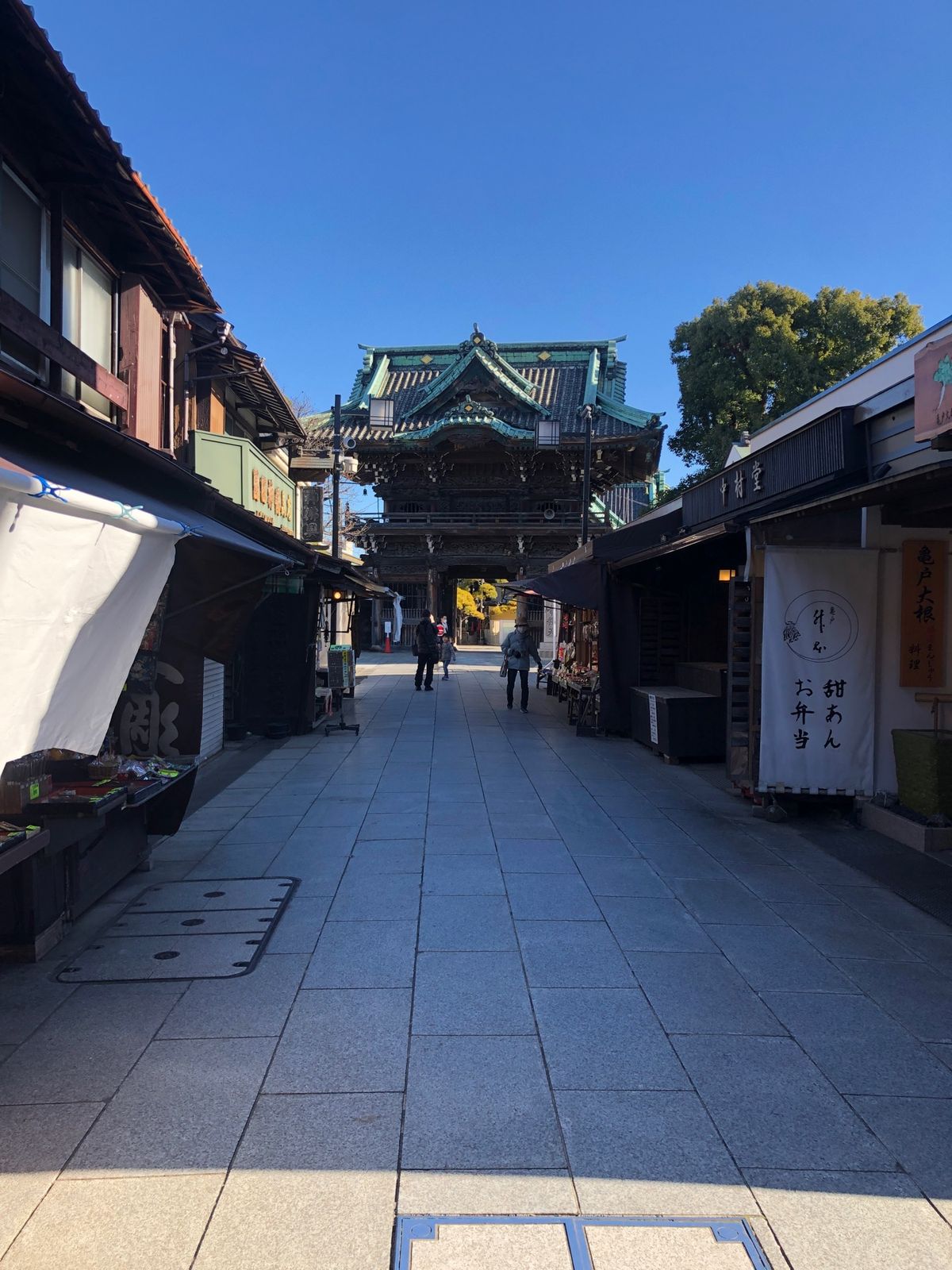 たまたまクリスマスに東京横浜に行ってきました。
すごい人人人で、ひるみまし...