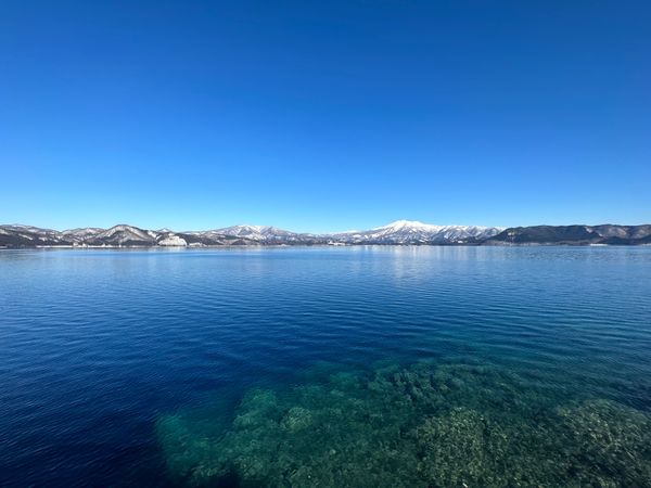 日本・乳頭温泉「乳頭温泉できりたんぽの旅」の写真：田沢湖をぐるっと半周して「たつこ象」と「...