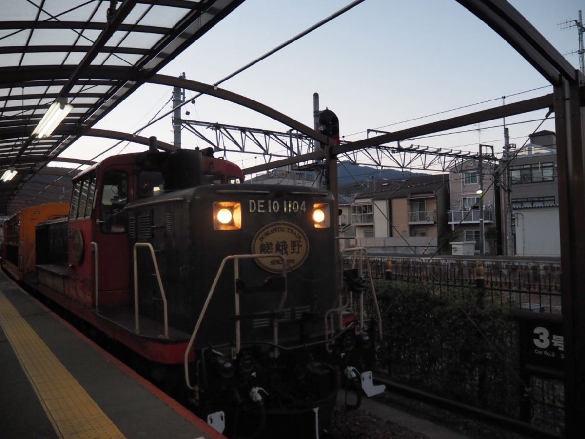 ⭐︎嵯峨野トロッコ列車⭐︎
11月初旬だと早すぎて紅葉はまだまだでした(´...