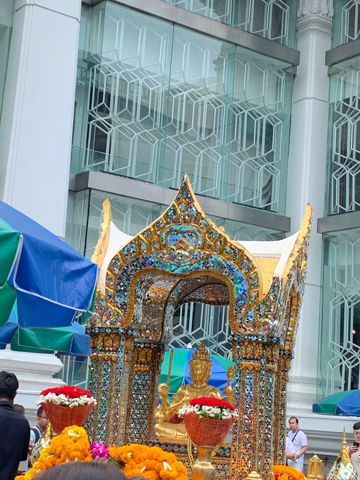 エラワンでお参りして、絶対食べたかったピンクのカオマンガイ😋初めて、いただ...