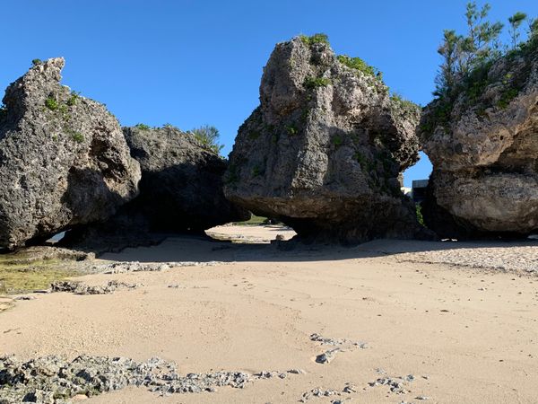 日本・沖縄「沖縄」の写真：ホテルのプライベートビーチを散歩して、毎...