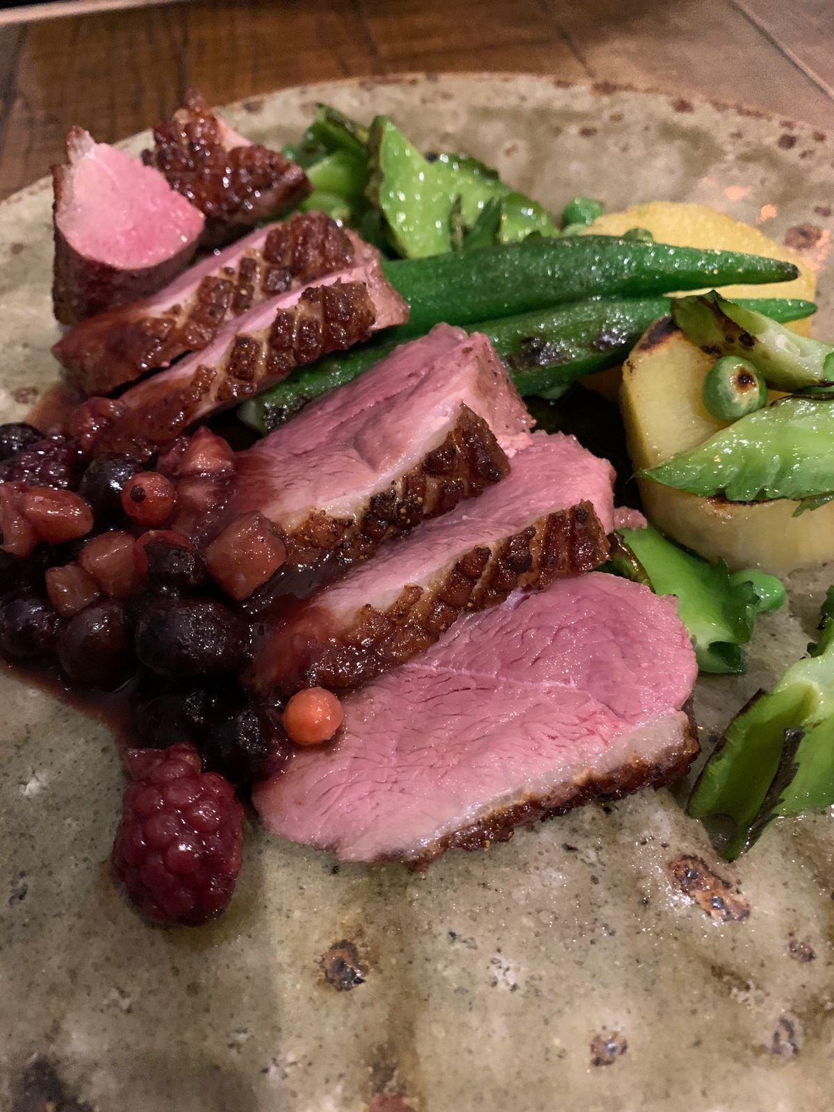 大好きな加藤食堂さんへ。
ワインは撮り忘れ💦代行をお願いするか悩んだ末、往...