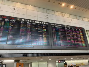 まずは成田空港第一ターミナル。何処かに行くわけではありませんが💦
閑散とし...