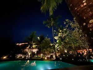 いいホテルの夜のプールビーチがたまらなく好き。
ここもよかった…。友達にお...
