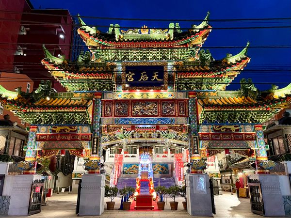 日本・神奈川県「横浜中華街」の写真：横濱媽祖廟。ご利益は「恋に効く」「金運が...