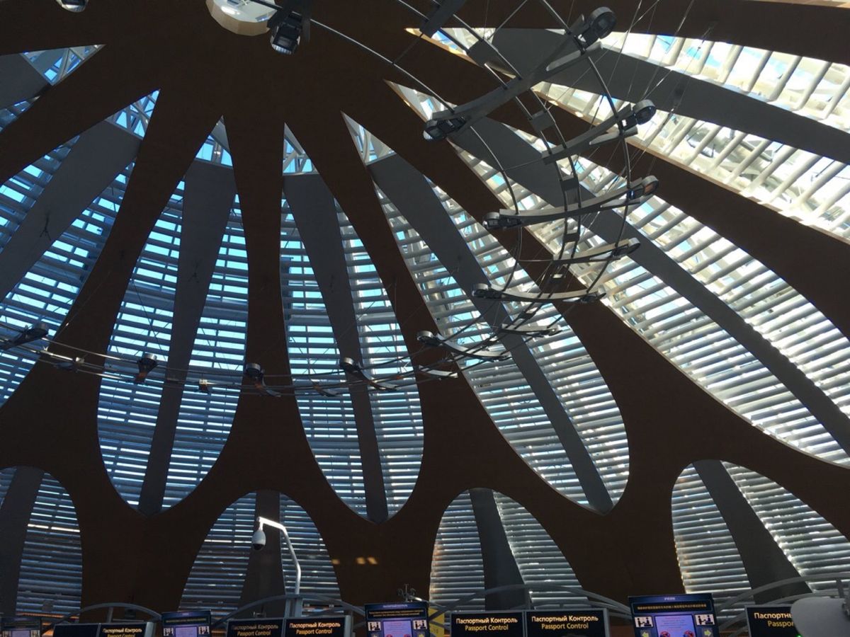 一日目は移動だけですが、いきなりトラブル発生‼️ホテルの部屋が、ほとんどダ...