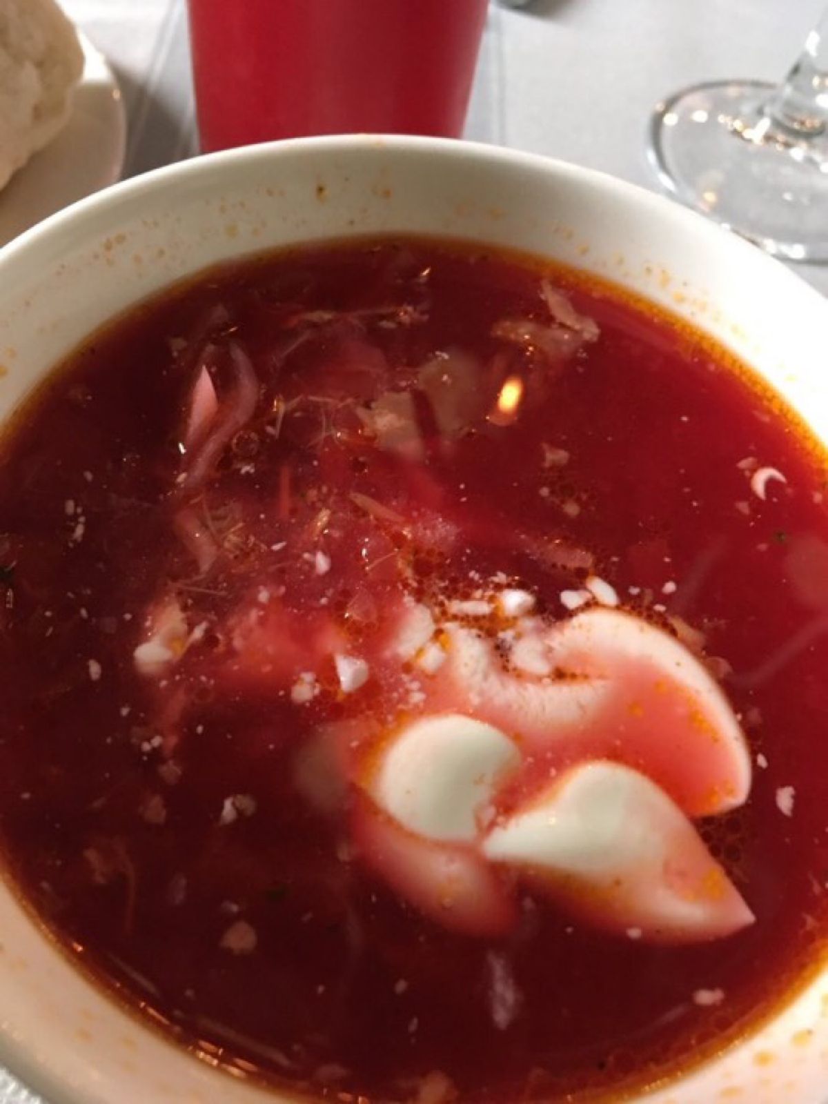 ランチはボルシチとハンバーグっぽい何か。
最近知ったのですが、このハンバー...