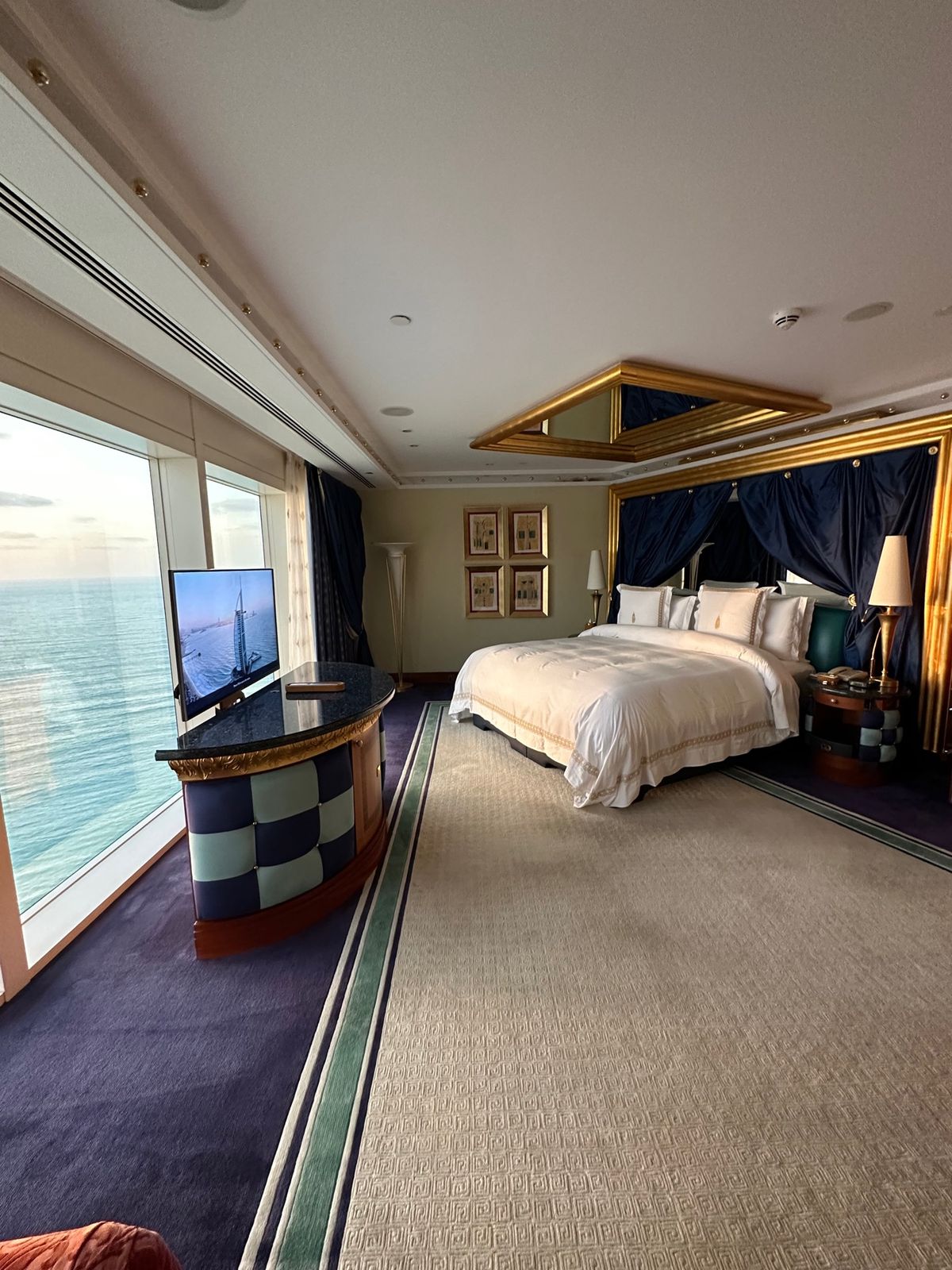 メゾネット170平米のお部屋は一人で泊まるには広すぎて無駄な感じでしたが、...