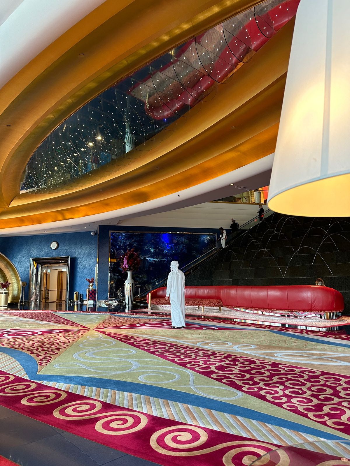 最終日は全室スイートルームしかないというブルジュアルアラブに宿泊。ドバイで...