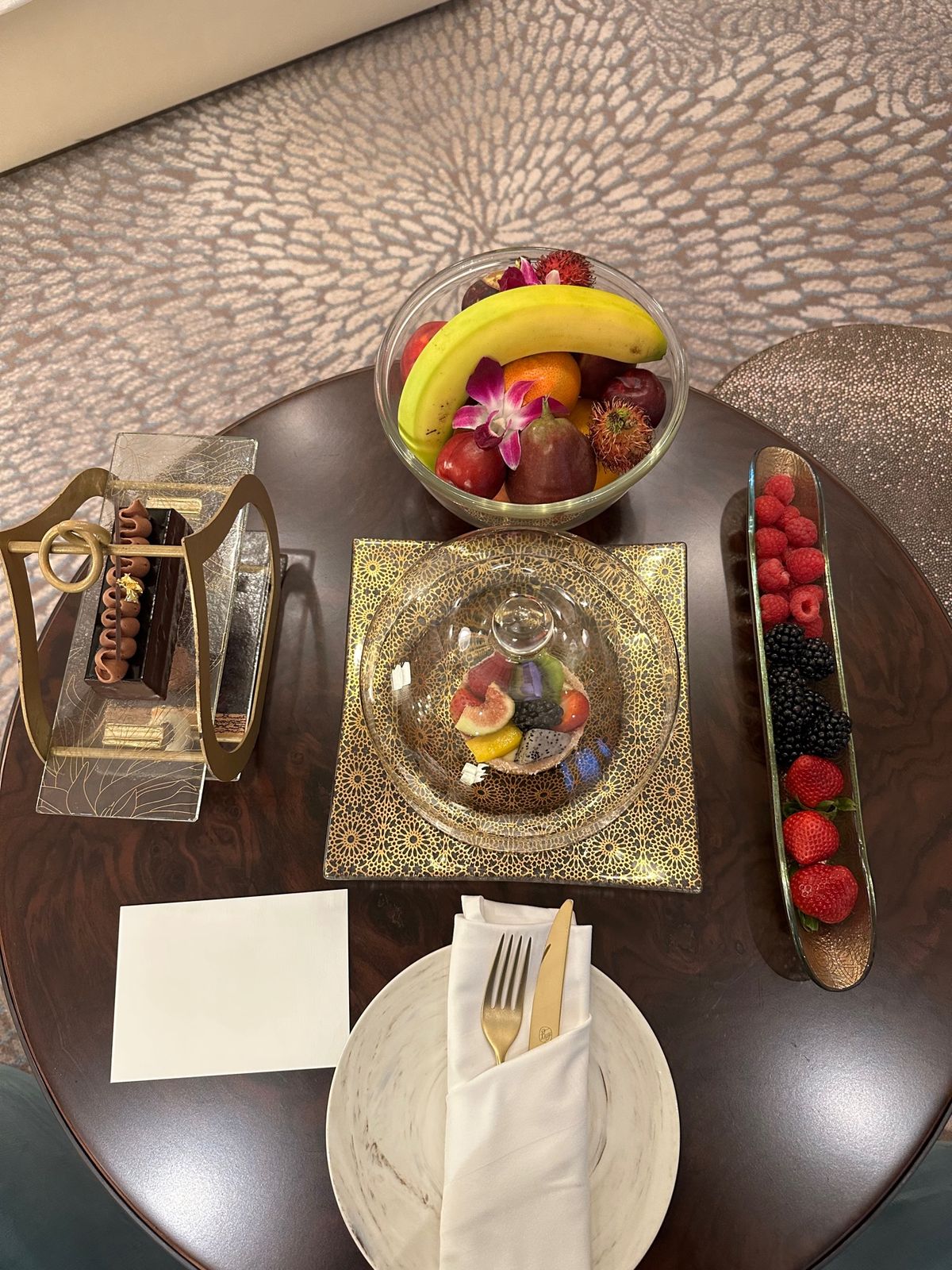 エミレーツパレスのお部屋
今日は王族になった気持ちで魔法の絨毯に乗る夢を見...