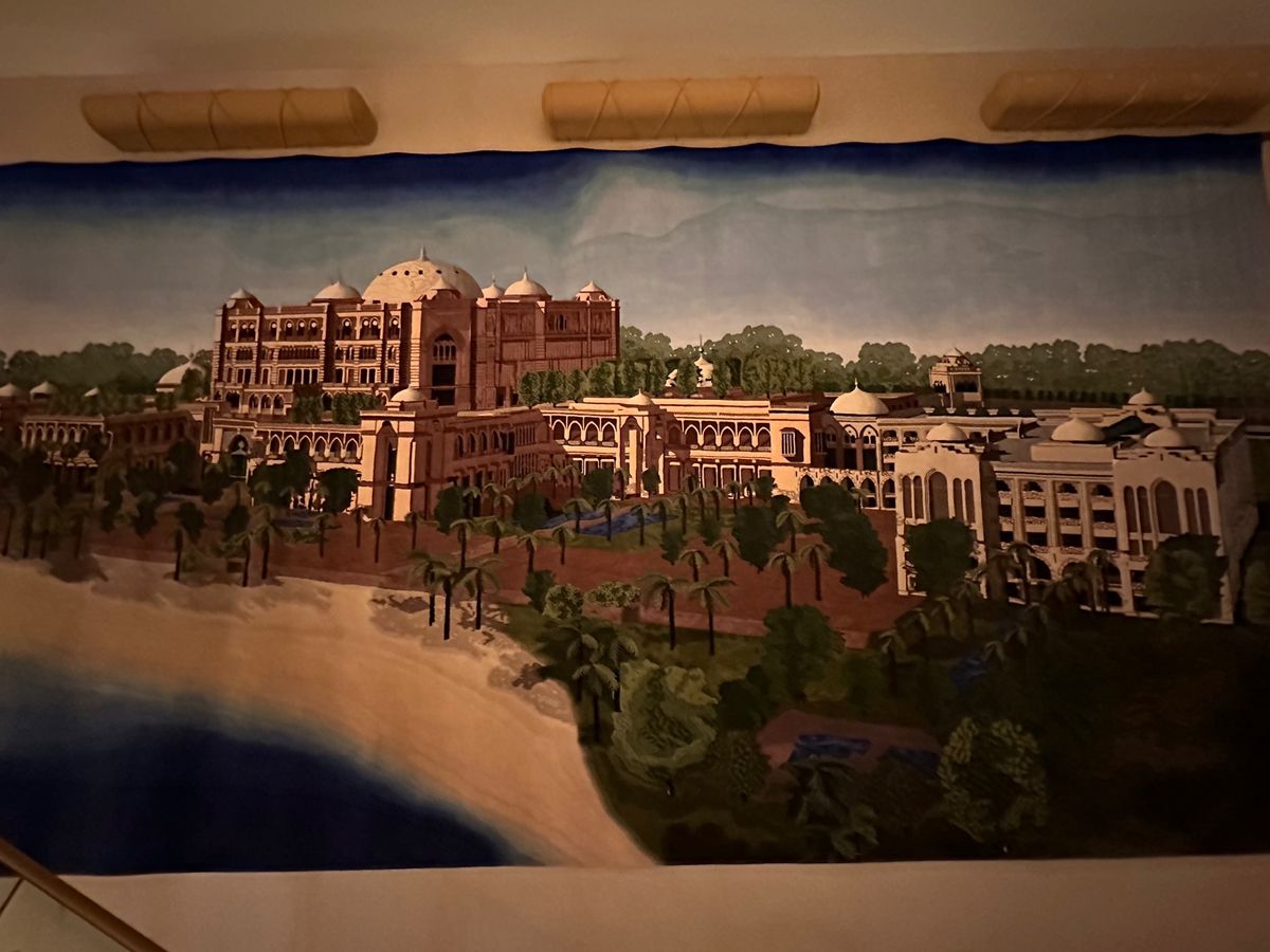 ホテルはエミレーツパレスという400室あるうち王族用に100室は空けておく...