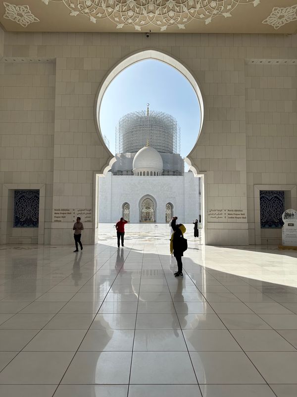 アラブ首長国連邦・ドバイ「ドバイで豪遊する旅」の写真：シェイク ザイード グランドモスクという...