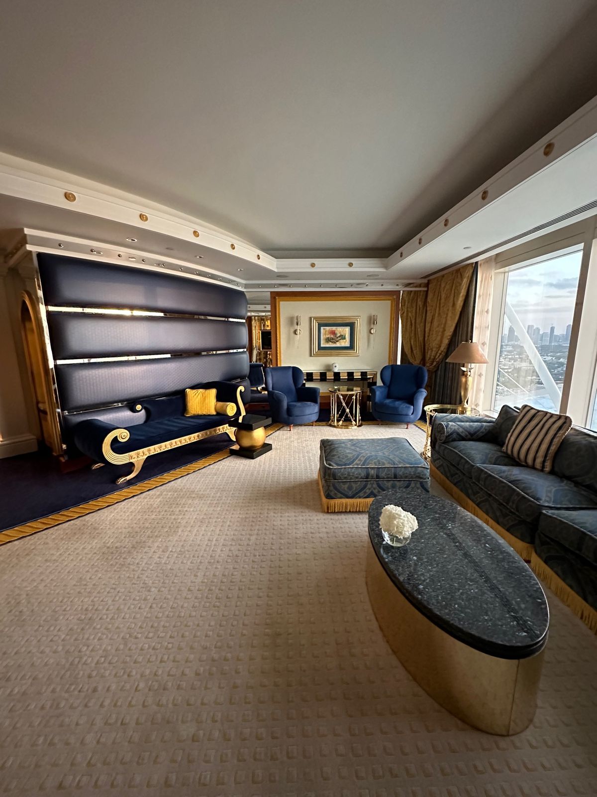 メゾネット170平米のお部屋は一人で泊まるには広すぎて無駄な感じでしたが、...