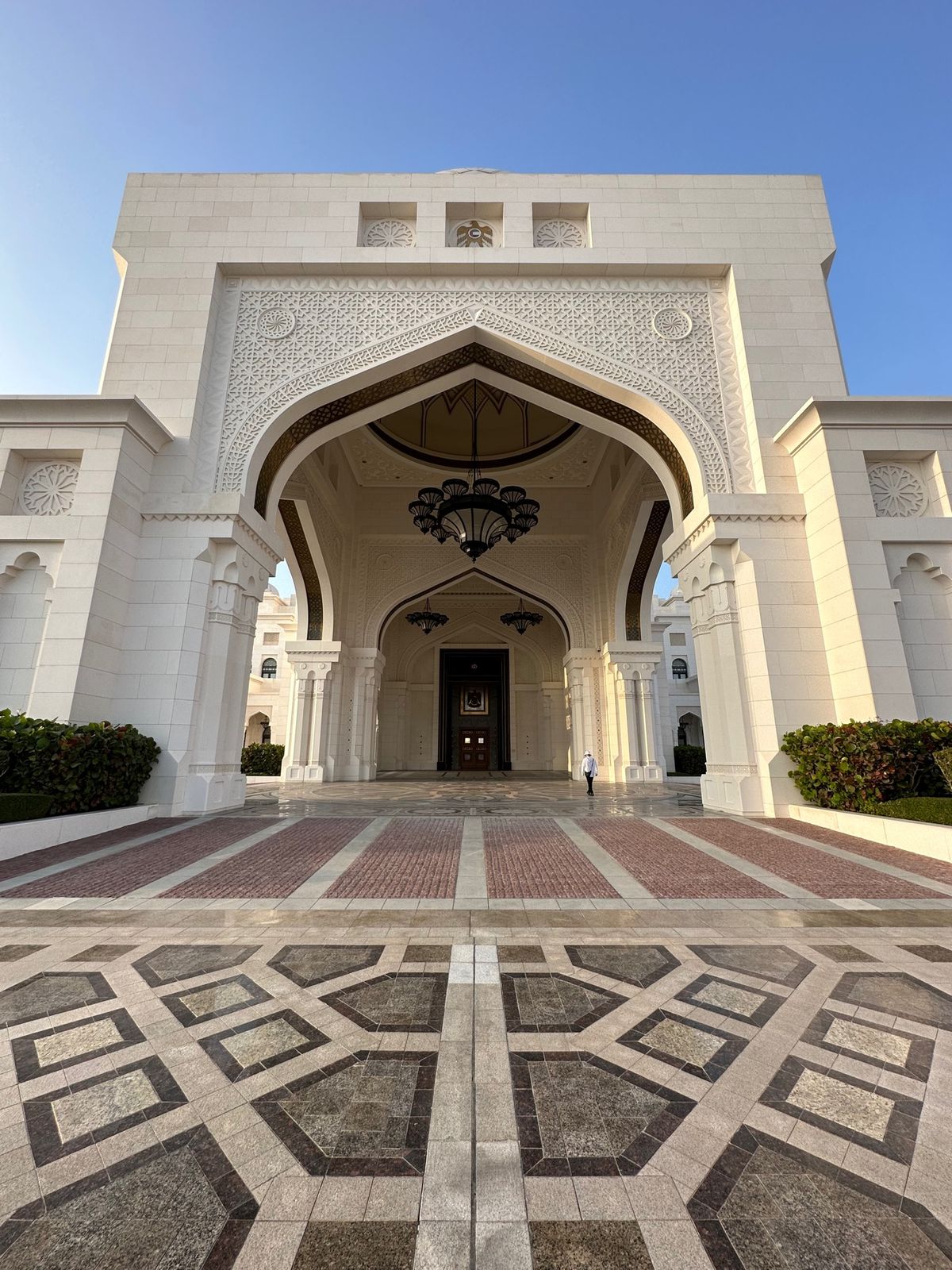 お次は大統領府のカスルアルラタンへ
ここでも、とにかく何もかもがデカいので...