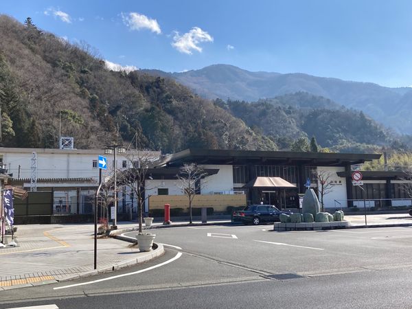 日本・静岡県「【聖地巡礼】ゆるキャン△グルメツアー」の写真：身延駅へ移動して、栄昇堂さんで《みのぶま...