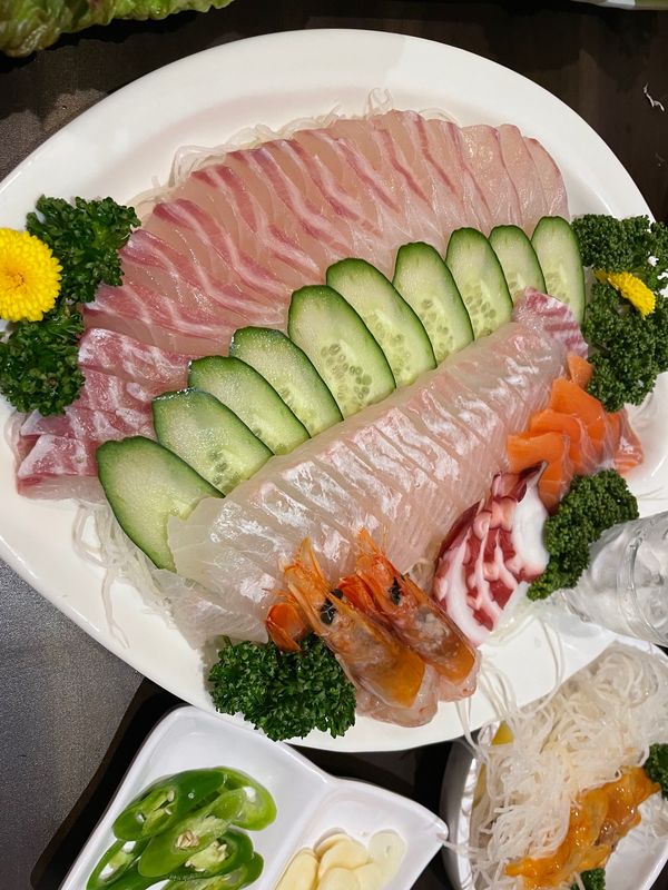 日本「新大久保で刺身ディナー」の写真