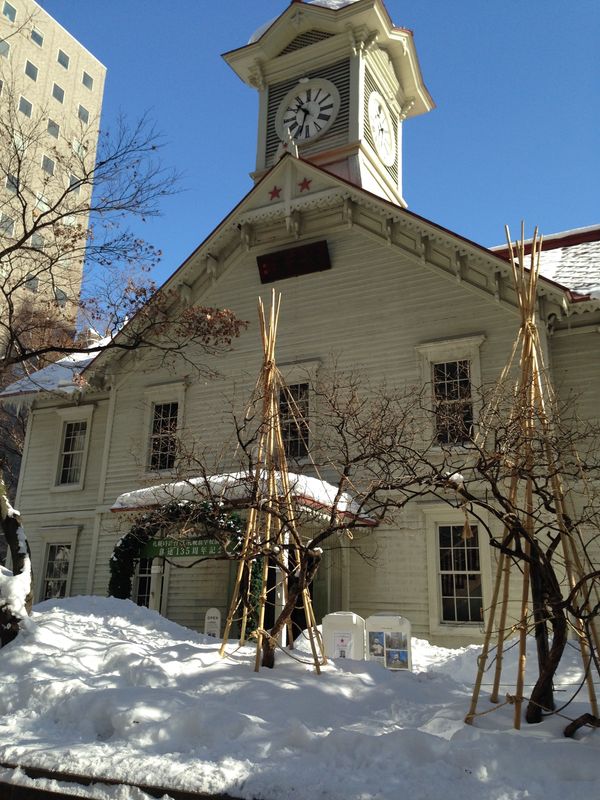 日本・札幌「北海道　札幌雪まつり」の写真：＠札幌時計台
