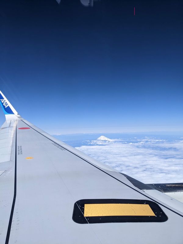 日本・島根県「萩・石見、益田市旅行」の写真：機内から。
めちゃくちゃ綺麗に富士山見え...