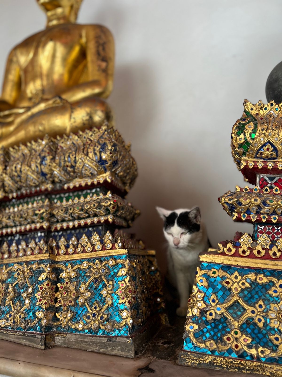 一夜明け近くの屋台で朝ご飯。その後ワット・ポー。タイご飯美味しい