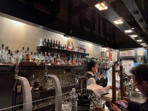 ホテルまでの帰り道、ちょっとだけ寄り道✨
外観が気になり入ってみます👀
ニ...