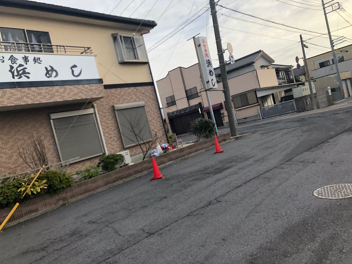 唐揚げ100円（極小）
日曜の朝食　浜めし
忘れたけど美味しい定食　朝から...